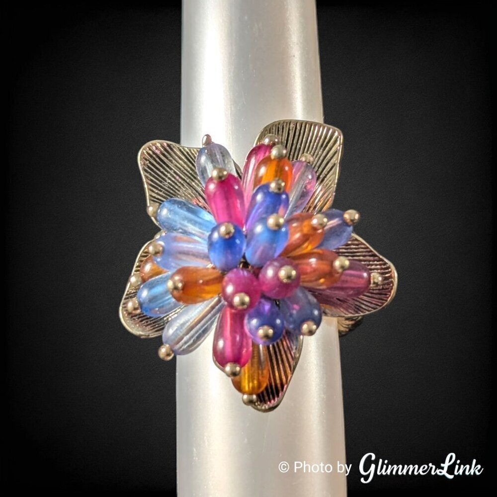 Avon Hawaiian Flower Colorful Beaded Stretch Ring